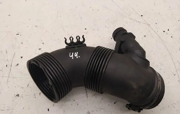 Volkswagen Caddy Air intake duct part 5N0906391