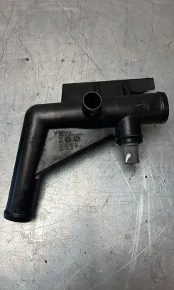 Volkswagen Crafter Engine coolant pipe/hose 076121085a