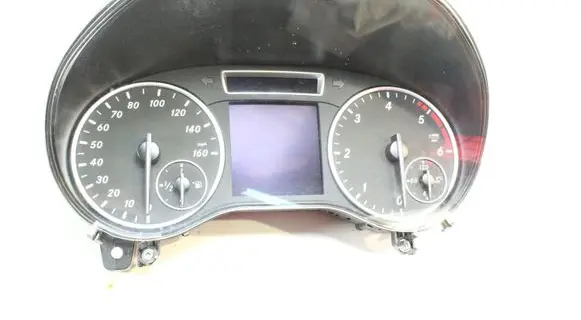 Mercedes-Benz B W246 W242 Speedometer (instrument cluster) A2469006911