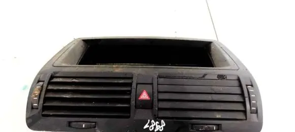 Skoda Octavia Mk2 (1Z) Dash center air vent grill 1Z0820951