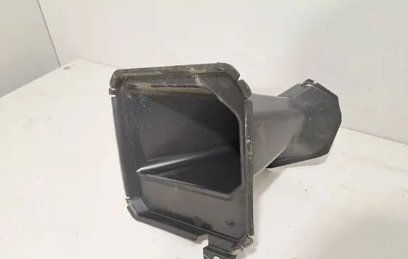 BMW X4 G02 Intercooler air guide/duct channel 8081040