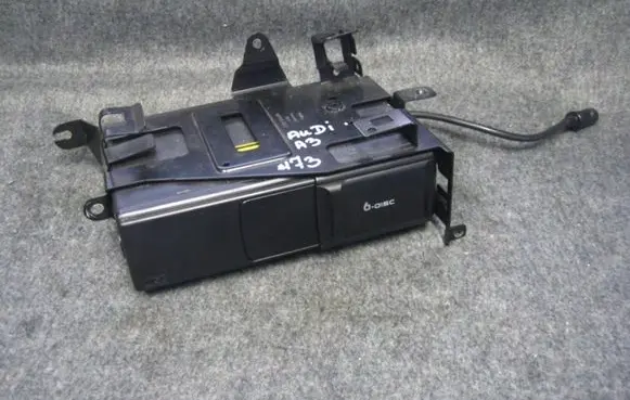 Audi A3 S3 8L CD/DVD changer 8L0035113D