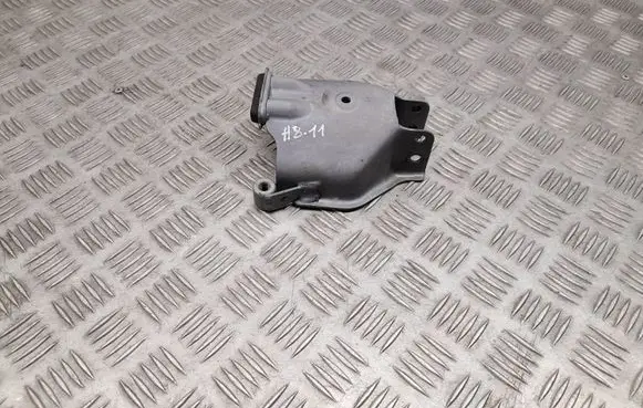 Audi A8 S8 D4 4H Engine mounting bracket 4H0399060E