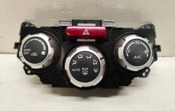Subaru Forester SH Climate control unit 72311SC060 T1007170DC 10121CA1531