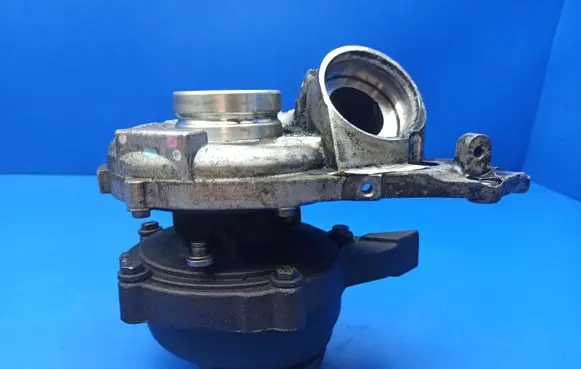 Mercedes-Benz E W211 Turbo A6460901080 AL0043 GTB17V