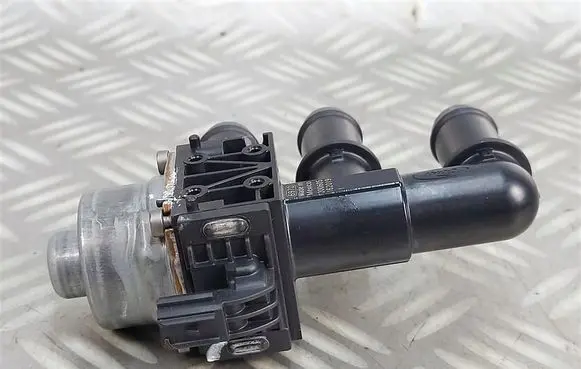 Ford Kuga III Valve LU5A-8C505-AA