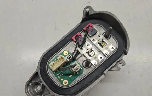Audi Q5 SQ5 LED ballast control module 8R0941475