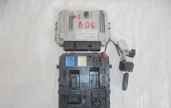 Peugeot 308 Engine ECU kit and lock set 9664843780