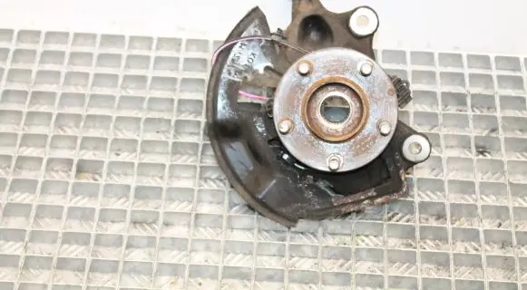 Mazda 3 II Front wheel hub