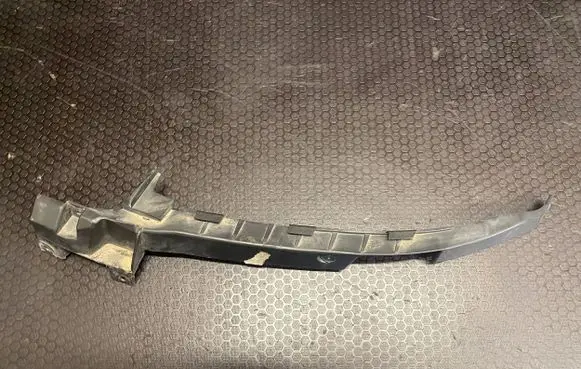 Headlight/headlamp mounting bracket