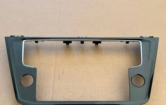 Radio/GPS head unit trim