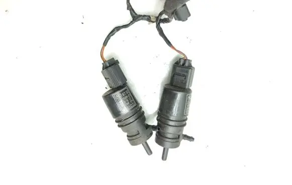 BMW 1 F20 F21 Windscreen/windshield washer pump 7302589 7302588