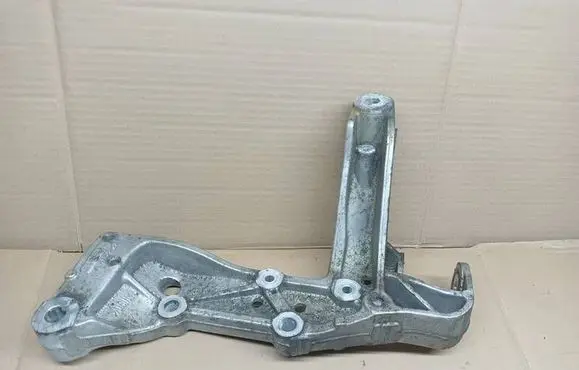 Seat Leon (1P) Front lower control arm/wishbone 1K0199295E