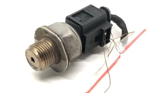 Skoda Rapid (NH) Fuel pressure sensor 04L906054