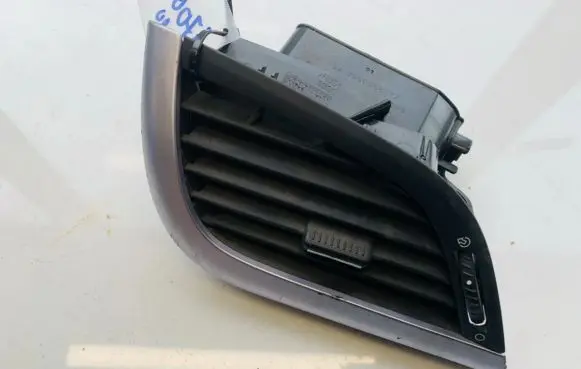 Peugeot 207 Dash center air vent grill 9650088577