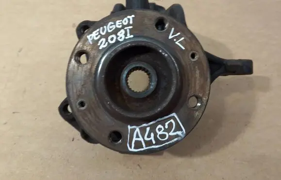 Peugeot 208 Front wheel hub spindle knuckle