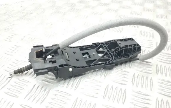 Rear door exterior handle/bracket