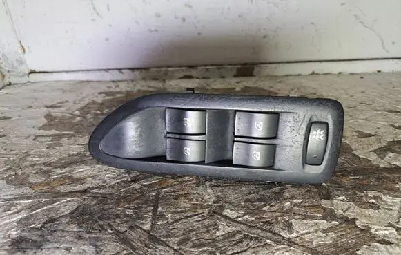 Renault Laguna II Electric window control switch 26515