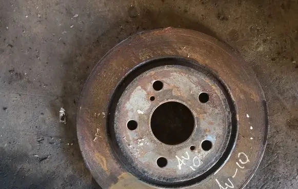 Toyota Avensis T270 Rear brake disc