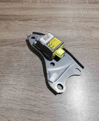 Toyota Avensis Verso Airbag deployment crash/impact sensor 8986044010