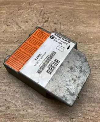 BMW 5 E39 Airbag control unit/module 8362072 ZAE25999