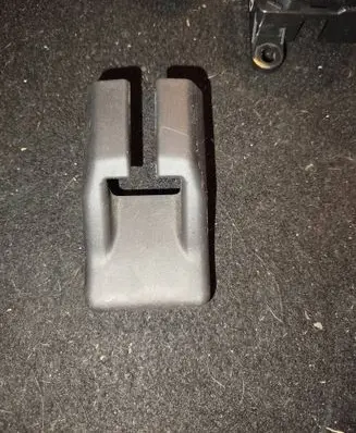 Nissan Note (E11) Front door seat control surround trim 