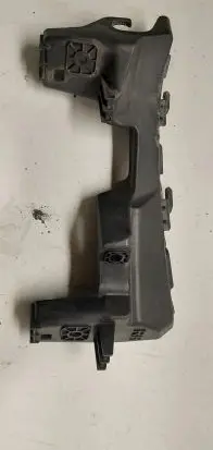 Front bumper mounting bracket