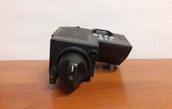 Mercedes-Benz E W210 Light switch 2105451104 5236