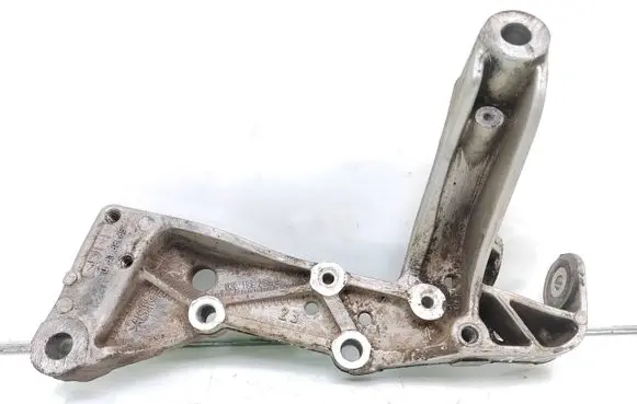 Volkswagen Golf Plus Engine mounting bracket 1K0199296E