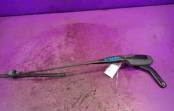 Ford Focus C-MAX Front wiper blade arm