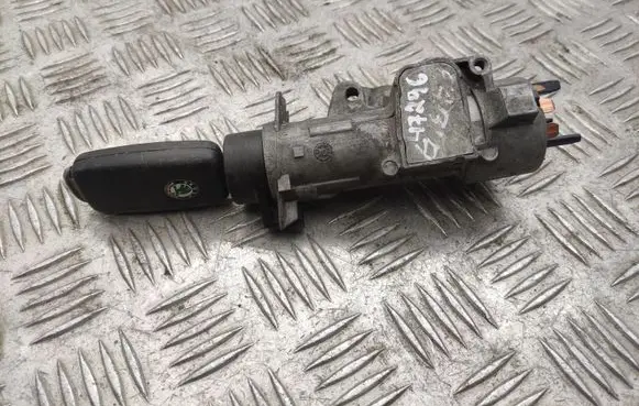 Skoda Fabia Mk2 (5J) Ignition lock 4B0905851C