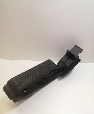 Mercedes-Benz E W211 Accelerator throttle pedal A2113000404