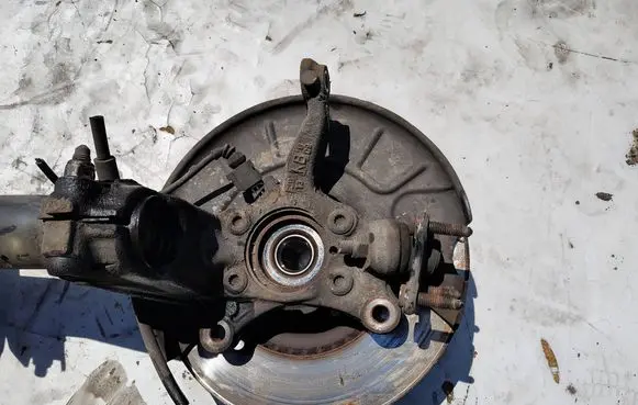 Volkswagen Caddy Front wheel hub spindle knuckle