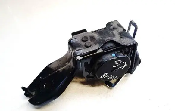 Mazda CX-7 Rear seatbelt c7462 c76111