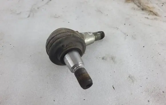 Mercedes-Benz E W212 Front ball joint 221331053