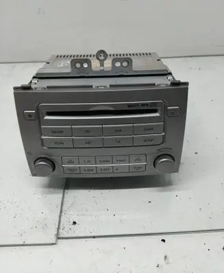 Hyundai i20 (PB PBT) Radio/CD/DVD/GPS head unit E11034070 961001J202 SV8801266T
