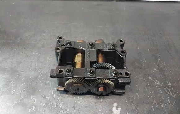 BMW 3 E46 Oil pump 1433547 1433545