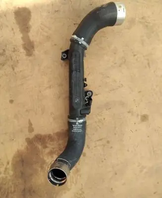 Volvo XC90 Intercooler hose/pipe 31422153