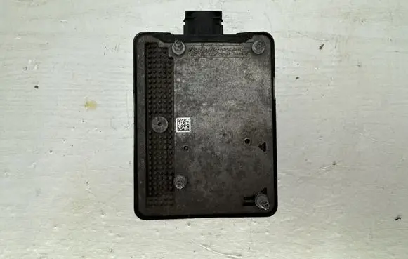 Mercedes-Benz E W212 Distronic sensor radar A2129003300 A2129025300
