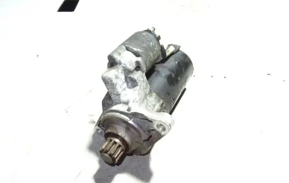 Volkswagen PASSAT B7 Starter motor