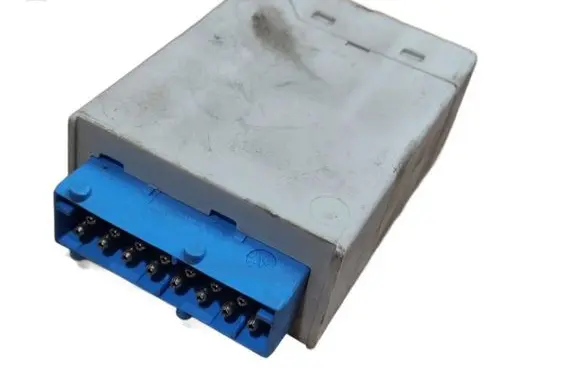 BMW 3 E36 Window wiper relay 711370 2097 61358366381