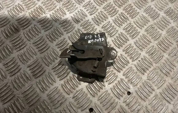 Mitsubishi Pajero Engine bonnet/hood lock/catch