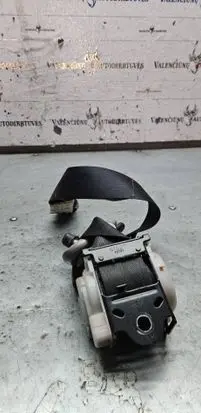 Mitsubishi Grandis Rear seatbelt N1527