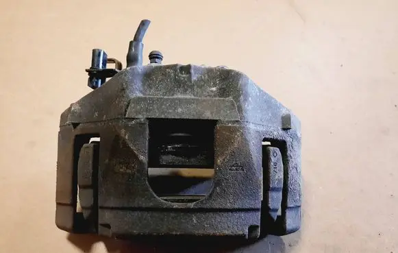 Front brake caliper