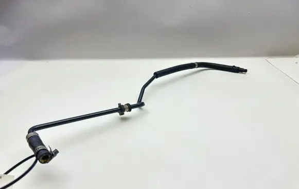 Mercedes-Benz C W204 Engine coolant pipe/hose A2045010225 2045010225