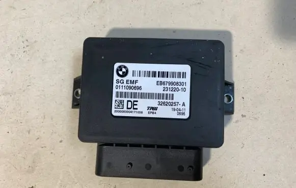 BMW 5 F10 F11 Hand brake control module 32620257 679908301