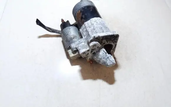 Renault Kangoo II Starter motor 8200584675B