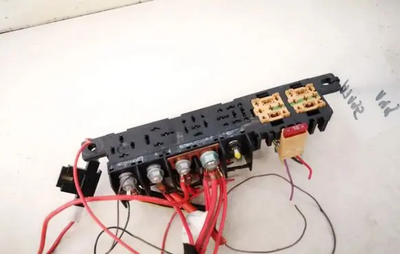 Audi A6 S6 C5 4B Fuse box set 8l0941822a