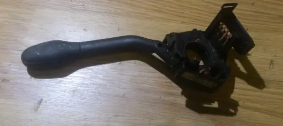 Volkswagen Golf III Wiper control stalk 37026