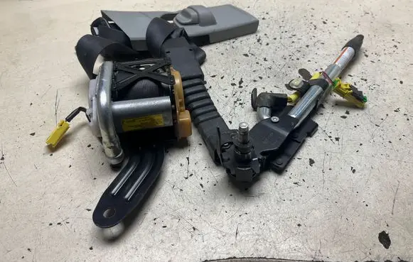 Honda Civic Front seatbelt 306155610